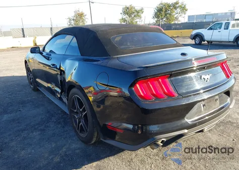 2018 Ford Mustang Ecoboost Premium z USA, uszkodzony, nr VIN 1FATP8UH3J5143624